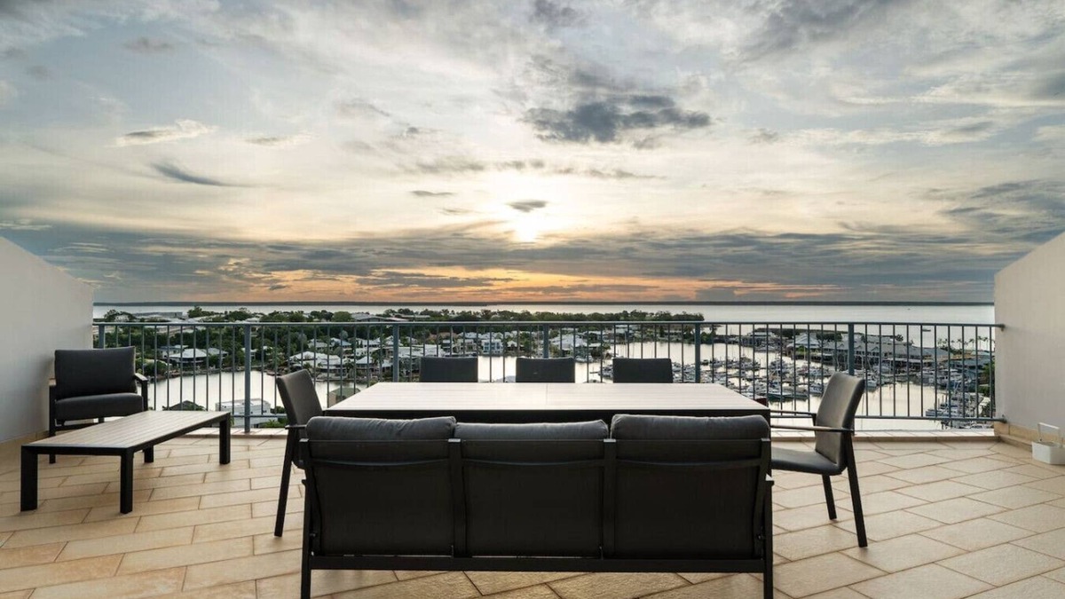 Cullen Bay Condo | Anchor Point Penthouse: Marina Views ~ Pool ~ BBQs