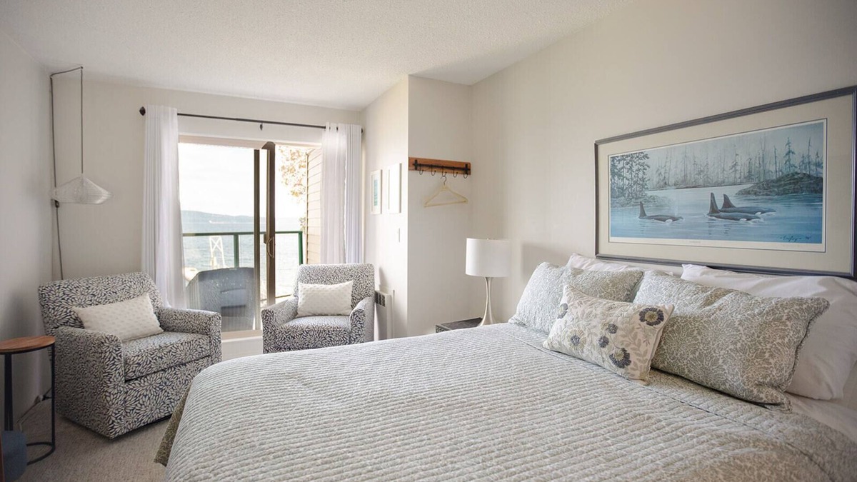 Yellow Point Apartment | Anchor's End Suite at Inn of the Sea. Charming, affordable rental on the ocean.