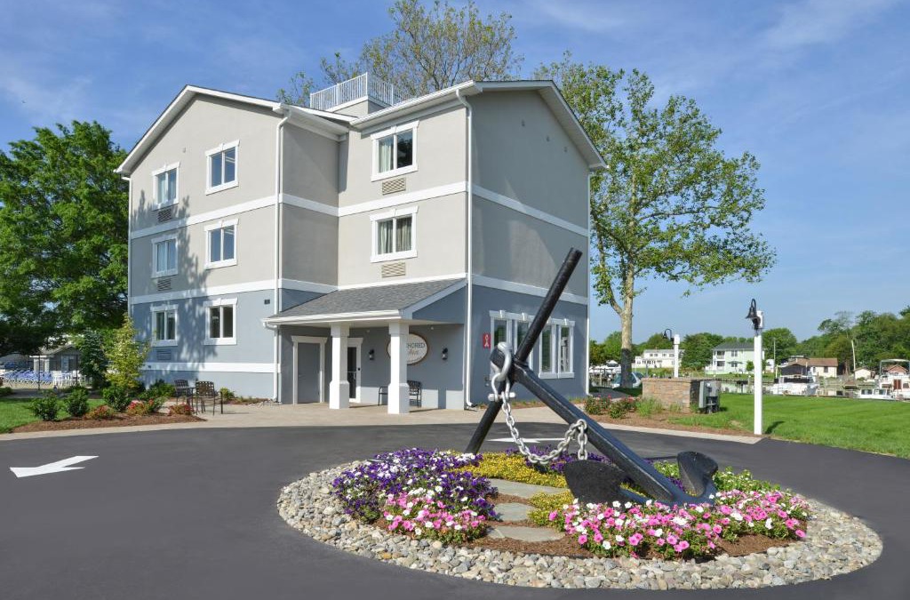 Deale Hotel | Anchored Inn at Hidden Harbor