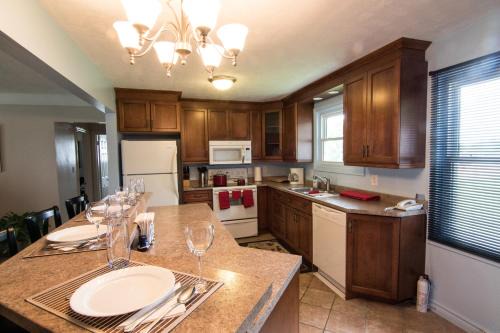 Leamington Apartment | Anchors Away