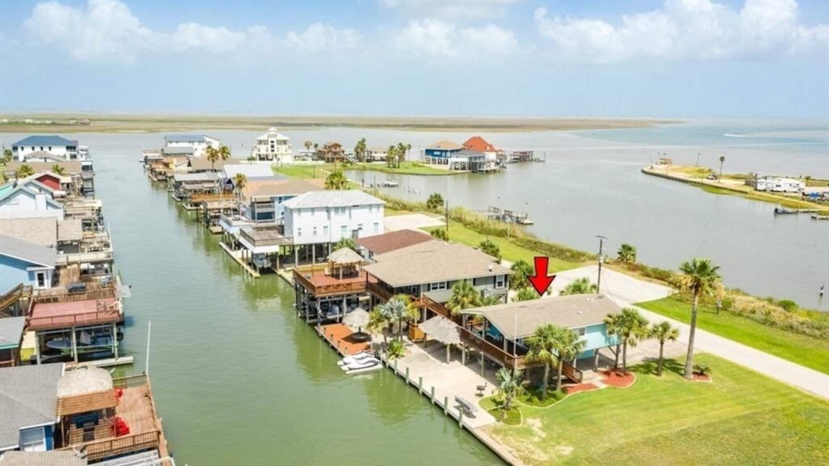 San Luis House | Anchors Away! Comfortable Beach and Fishing Getaway