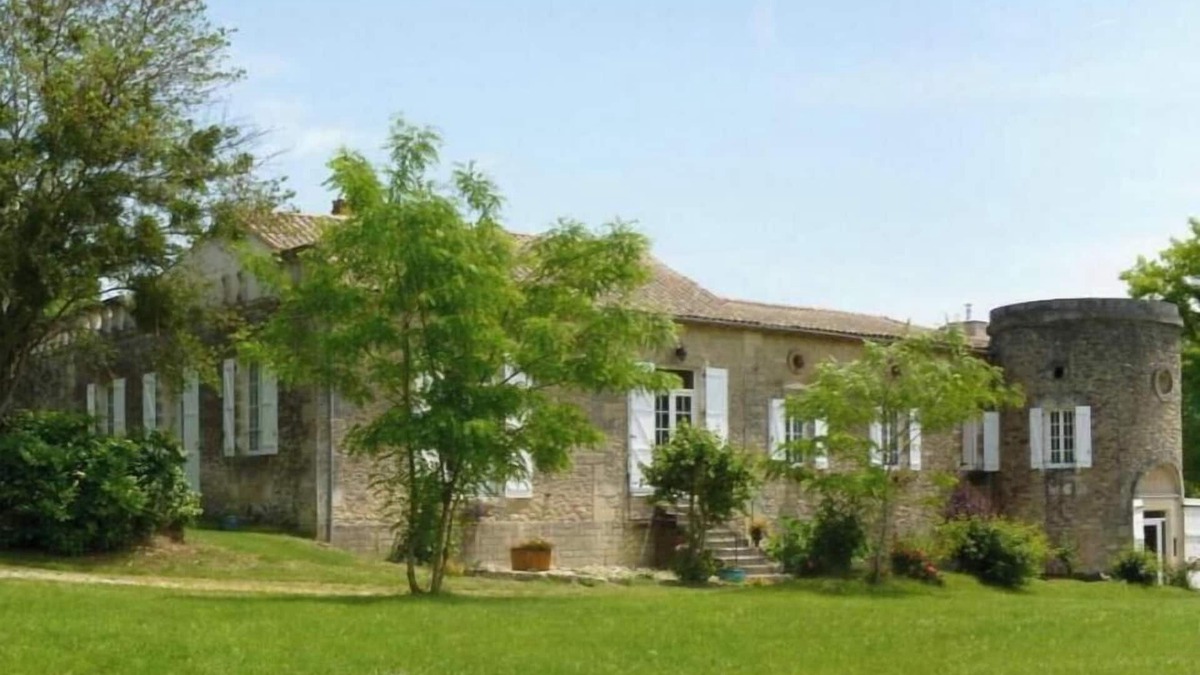 Lamothe-Landerron Apartment | Ancien Haras de la Tour - One-Bedroom Suite