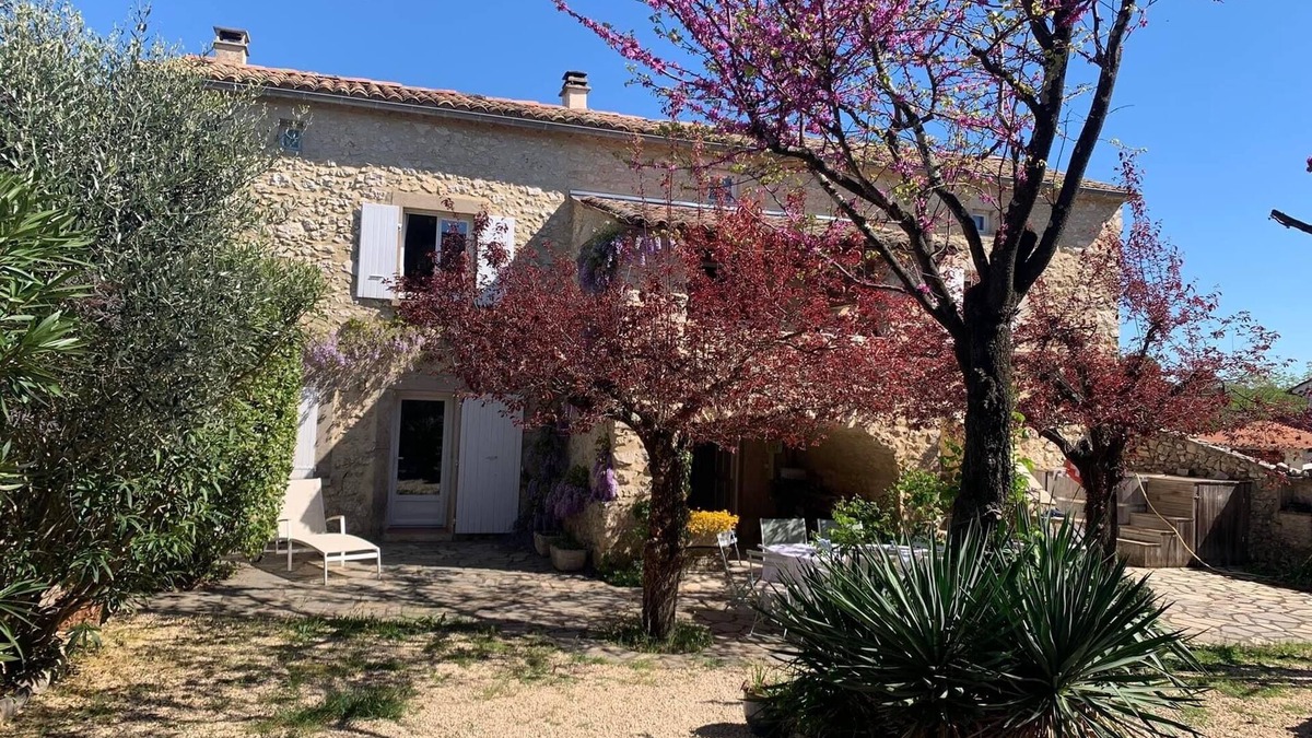 Labastide-de-Virac House | Ancien mas Provençal Restauré sur les Hauts D'un Village de Caractère