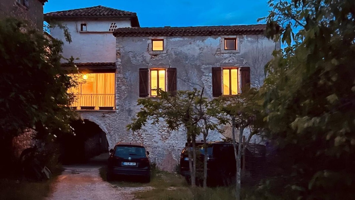 Labastide-de-Virac Villa | Ancien Pigeonnier Provençal. Maison Atypique 6 Personnes, Idéal Famille!