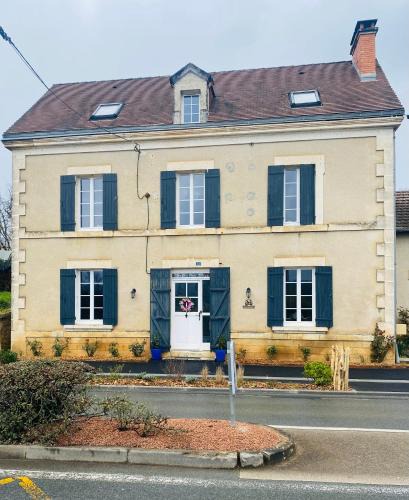 Saint-Martial-d'Albarede Bed & Breakfast | Ancien Relais de Poste The Old Post Office