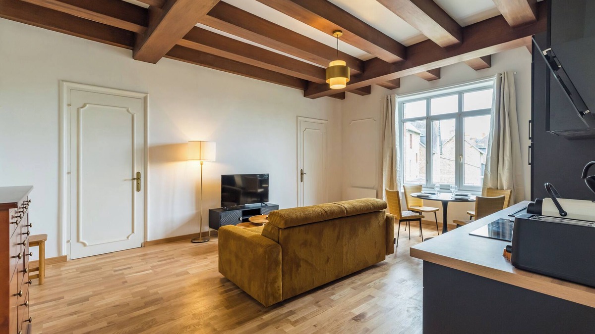 Guingamp Apartment | Ancient charm and Breton gentleness -near train station - Hôtel Lefort