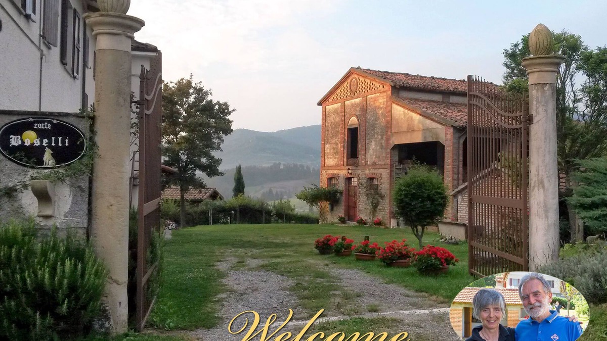Neviano degli Arduini House | Ancient detached house in a peasant court, on the hills of Parma