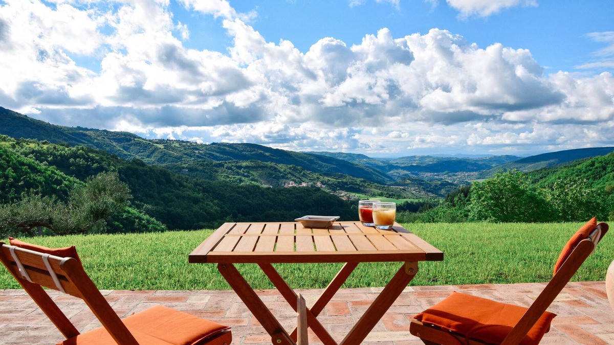 Nocera Umbra Apartment | Ancient Plan. Appart in the Greenest Umbria: Nature, History, Genuineness, Relax