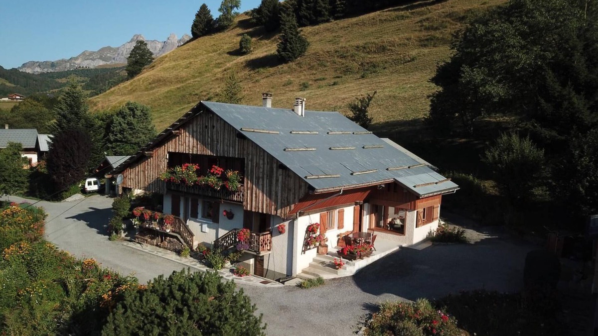 Ugine House | ANCOLIE JOLY - UGINE