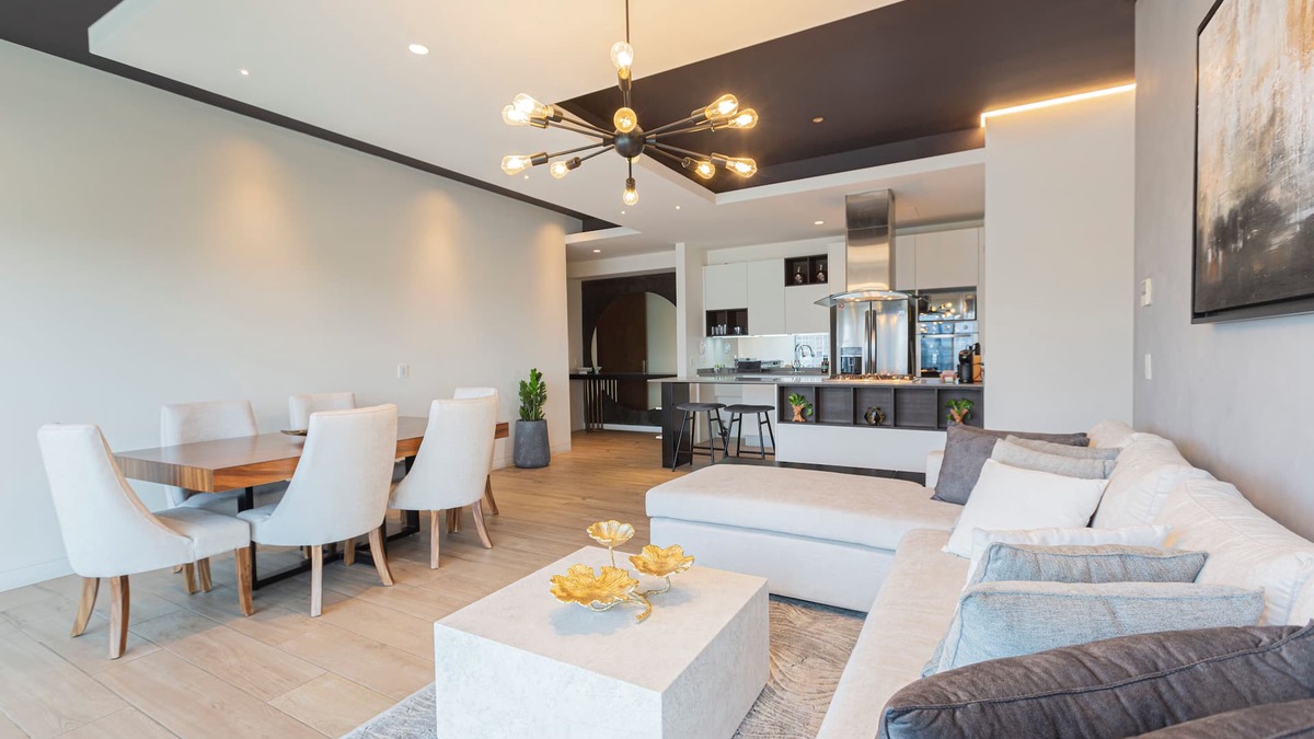 Financial District Apartment | Andares City Views Apt- Shopping & Lifestylenn