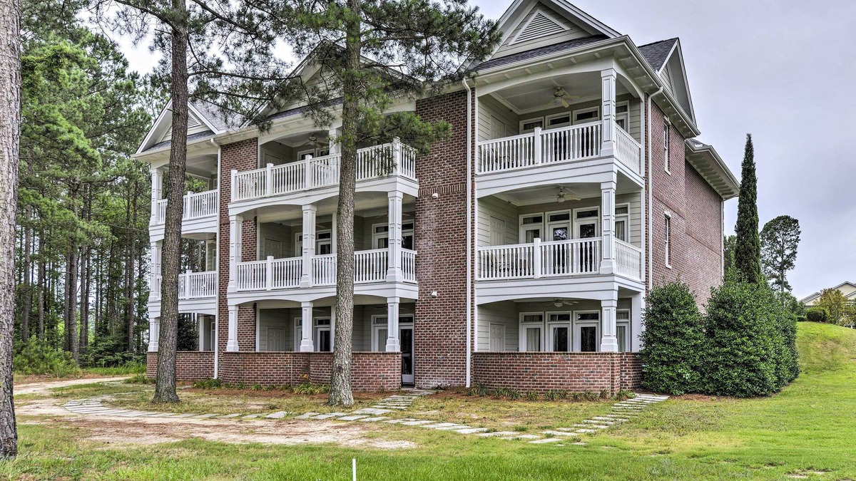 Spring Lake Condo | Anderson Creek Resort Condo on Golf Course w/Pool