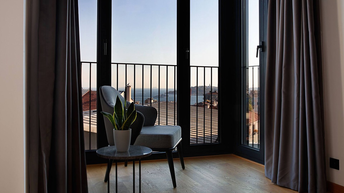 Kabatas House | Ando Living - Taksim Gumussuyu Townhouse