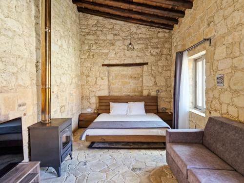 Vasa Koilaniou Apartment | Andre Marie Stonewood Retreat