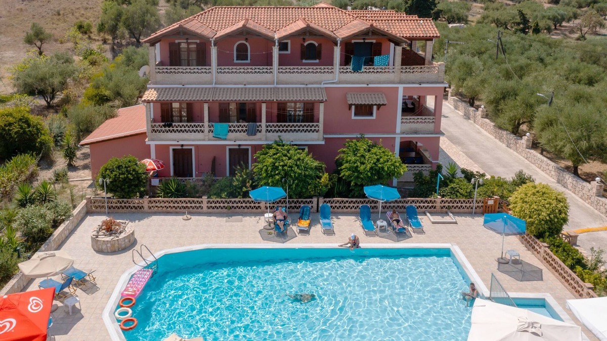 Ano Vasilikos Apartment | Anemomylos Studios - Attic Double Studio