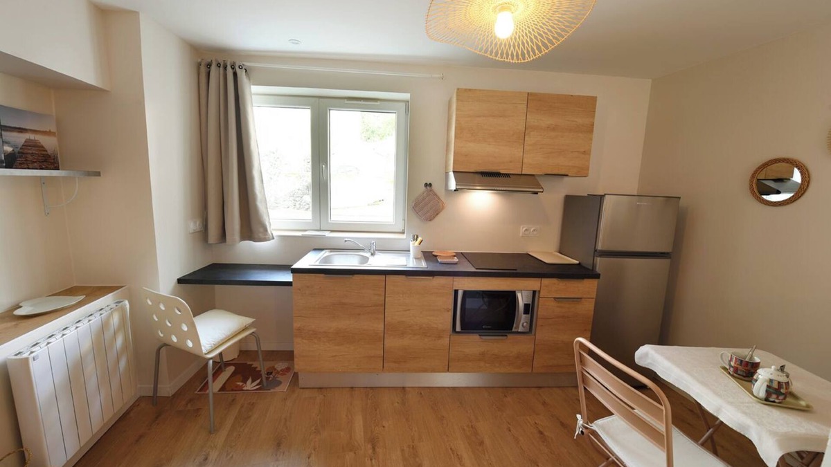 Arbent Apartment | ANGE A warm, natural light, a peaceful refuge where life is good
