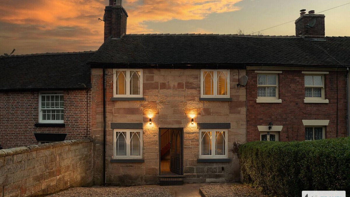 Alton Cottage | Angel Cottage 5 mins drive to Alton Towers