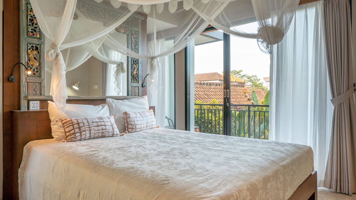 Mas Apartment | Angel House Ubud: Lumbung room. Above bale.