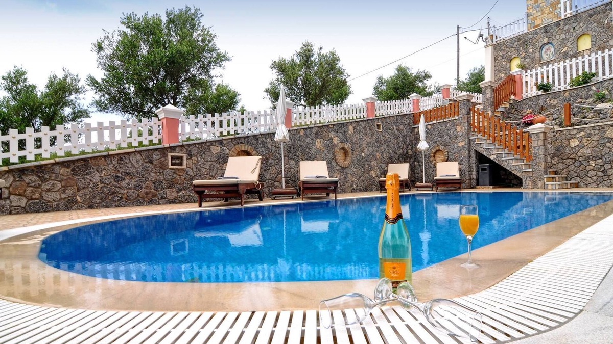 Agios Georgios Pagon Apartment | Angela Pool Apartment Agios Georgios