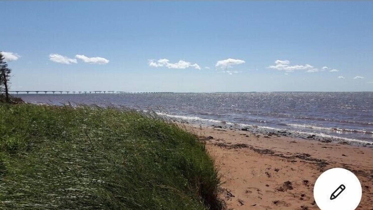 Borden-Carleton Cottage | Angela’s Cottage by the sea- steps away from private beach!