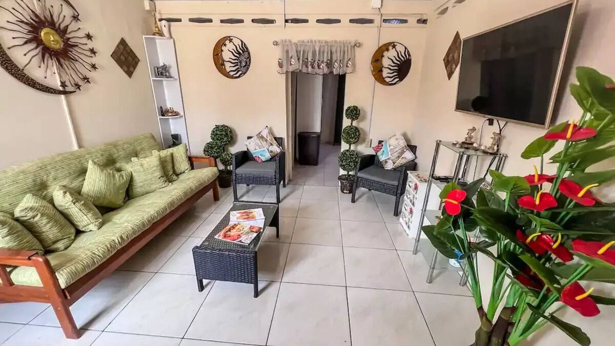San Juan House | Angelene's place - Oui Papa!