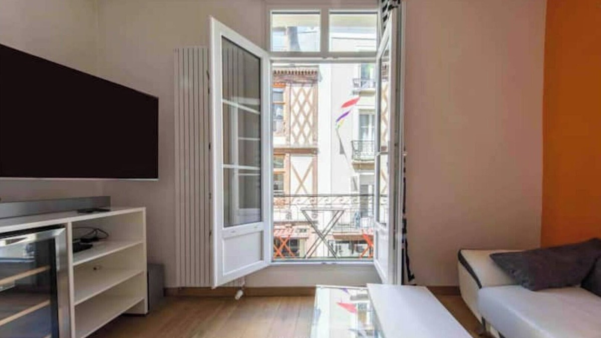 Downtown Angers Apartment | Angers Hyper Centre - Rue St Laud, 2min Ralliement