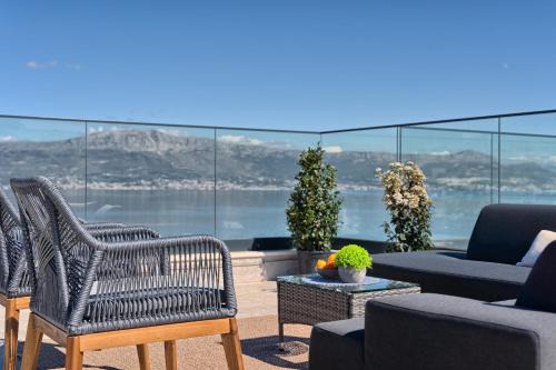 Slatine Apartment | Angie's Rooftop Apartment