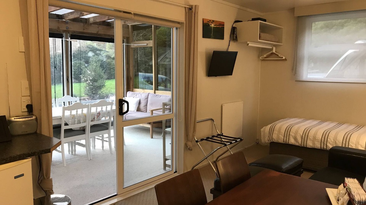 Lower Hutt Apartment | Angie's Rural Retreat