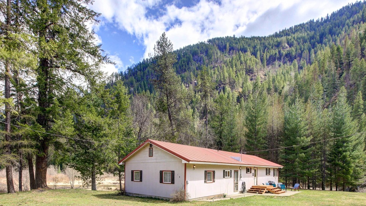Noxon House | Angler's Dream Remote Escape on Bull River!