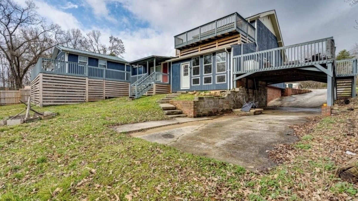 Dayton Apartment | Anglers Paradise. Couples Retreat.