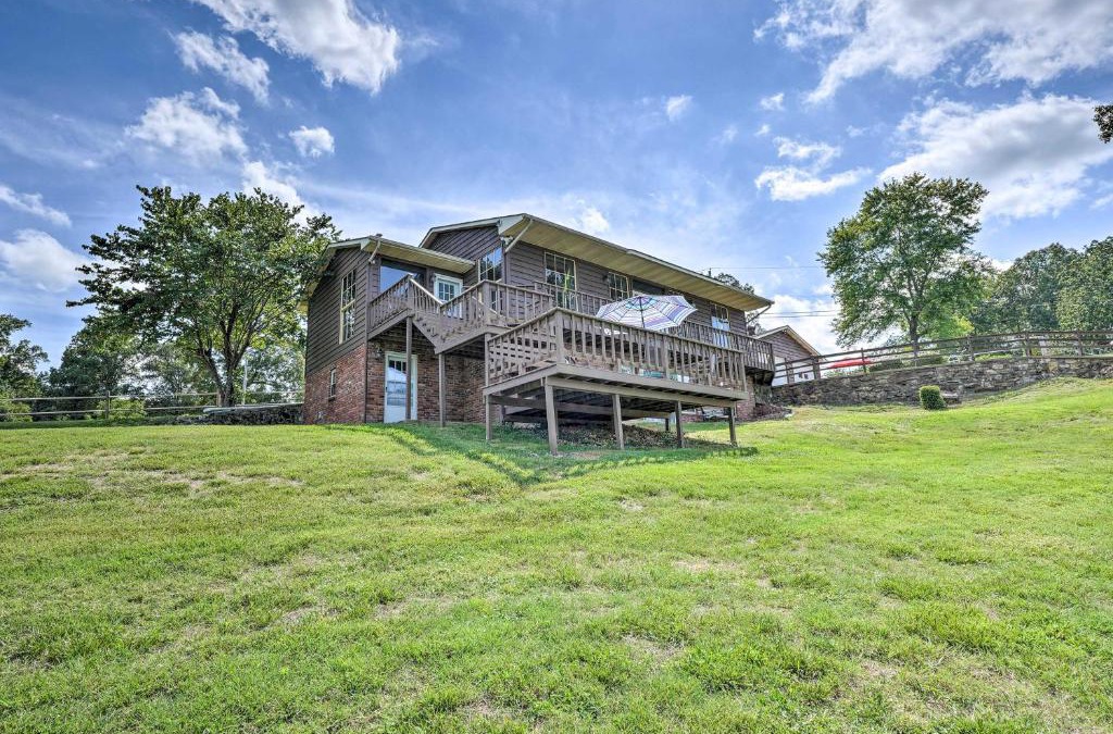 Mammoth Spring House | Anglers Ridge Waterfront Family Getaway!