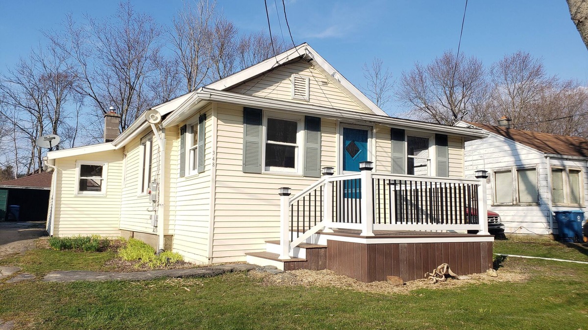Lake Erie Beach Cottage | Angola Cottage with Private Beach Access!