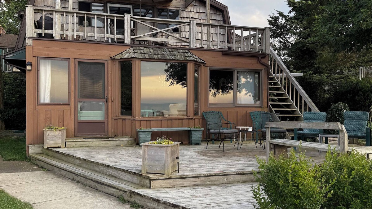 Athol Springs House | Angola on the Lake- Grandview Bay-25 minutes from Highmark Stadium