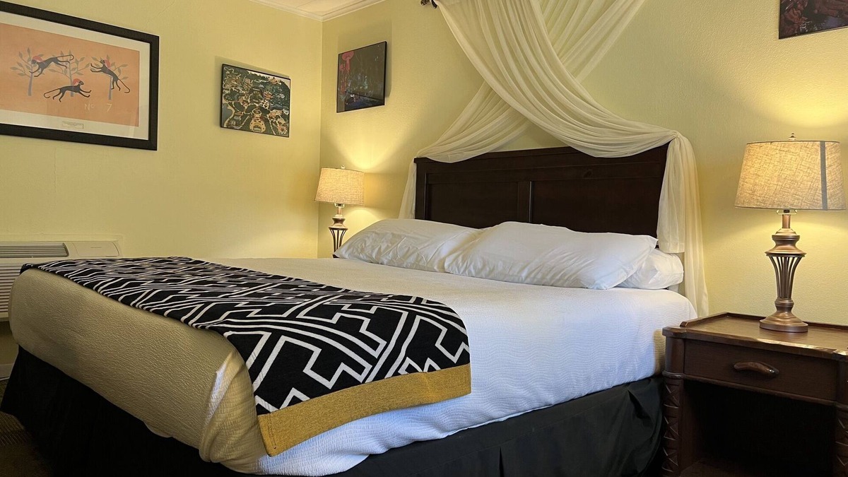 Marceline Hotel | Animal Kingdom Room at Hotel Marceline
