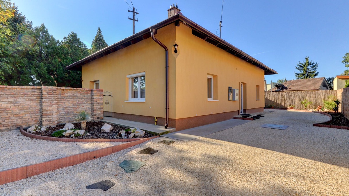 Csepel-Kiralyerdo House | Anita Apartments a Modern Riverside Property near to the Center