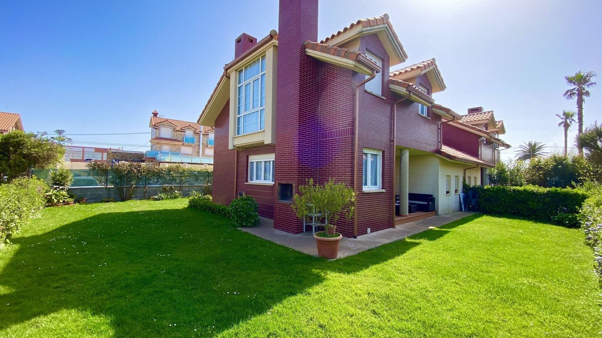 Cabo de Ajo House | AnMar's house, detached house with garden, Ajo
