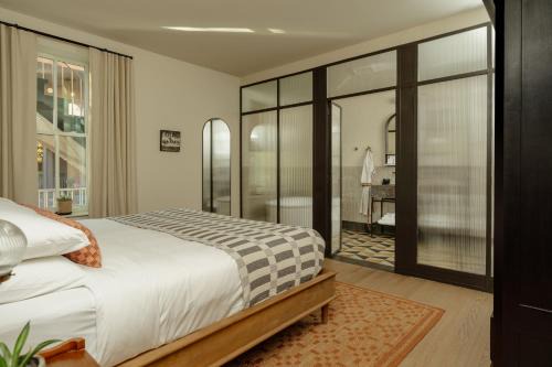 Fishtown Hotel | Anna and Bel