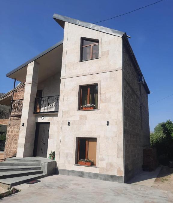 Areni Bed & Breakfast | Anna Home B&B