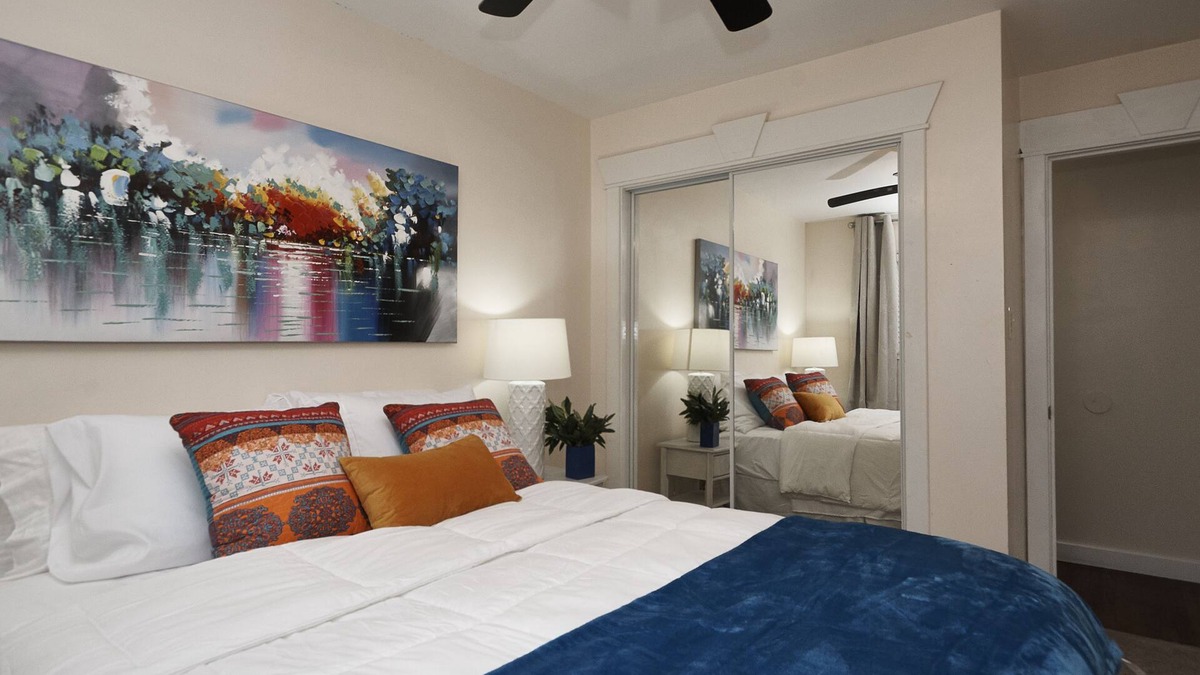 Murray House | Anna's Alley Cute top floor 3 BD/House Heart of SLC
