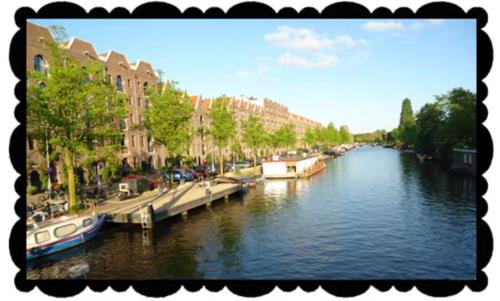 Oostelijke Eilanden en Kadijken Bed & Breakfast | Anna's Houseboat Bed & Breakfast