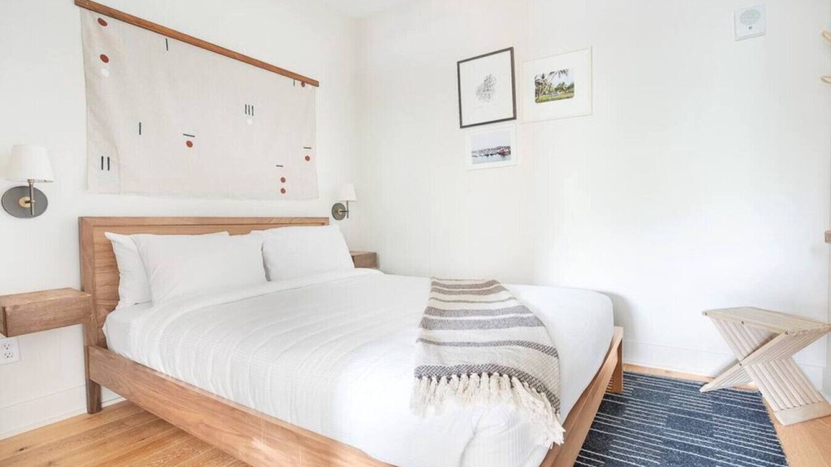 Yamacraw Village Condo | Annabelle 2B - City Views near City Market, River