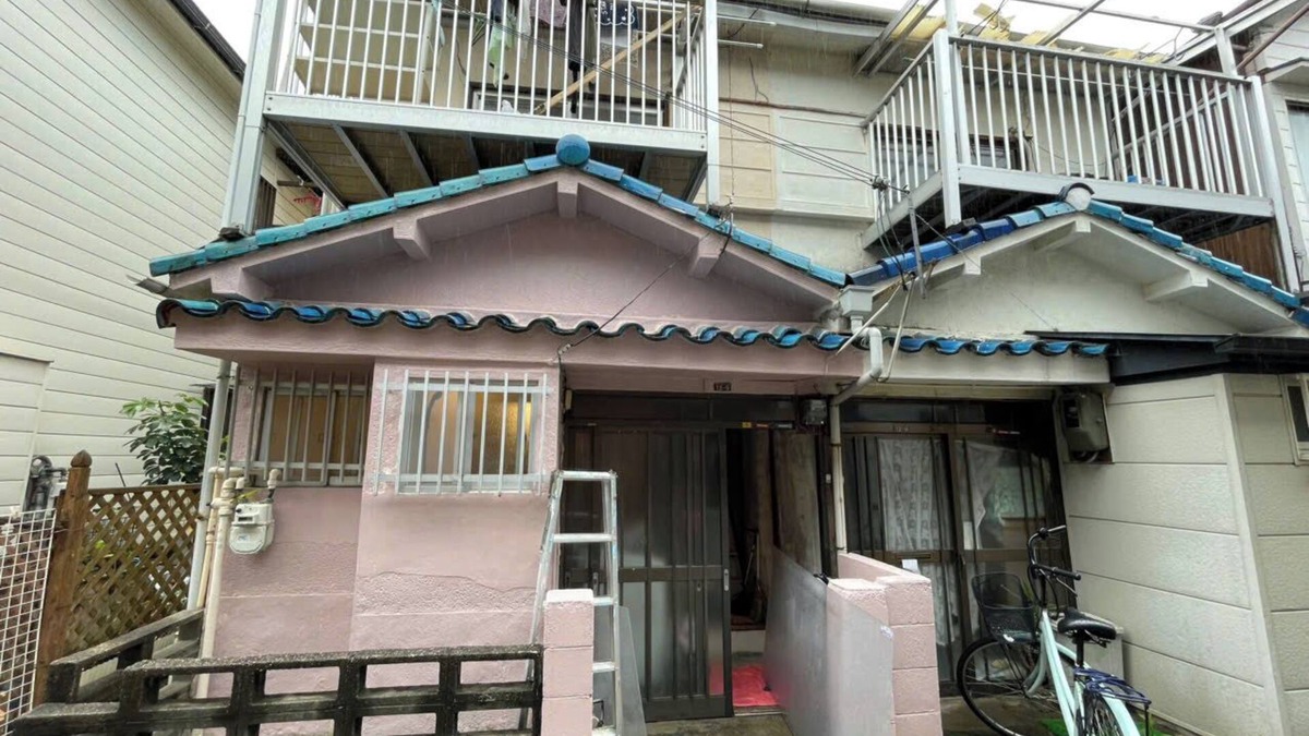 Toyonaka House | AnNam Stay NEW HOTARUGAIKE: 15 minute walk to Osaka Airport (Itami Airport)! 15 minutes to Umeda by train! Two-story, one-group townhouse.