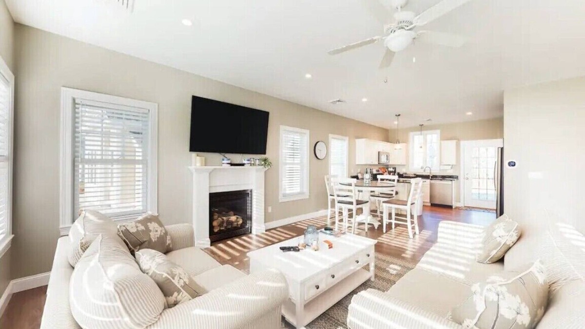 Arundel Cottage | Anne's Adagio An Easy Access Cottage, Pool, Clubhouse, Gym, Trails, MORE