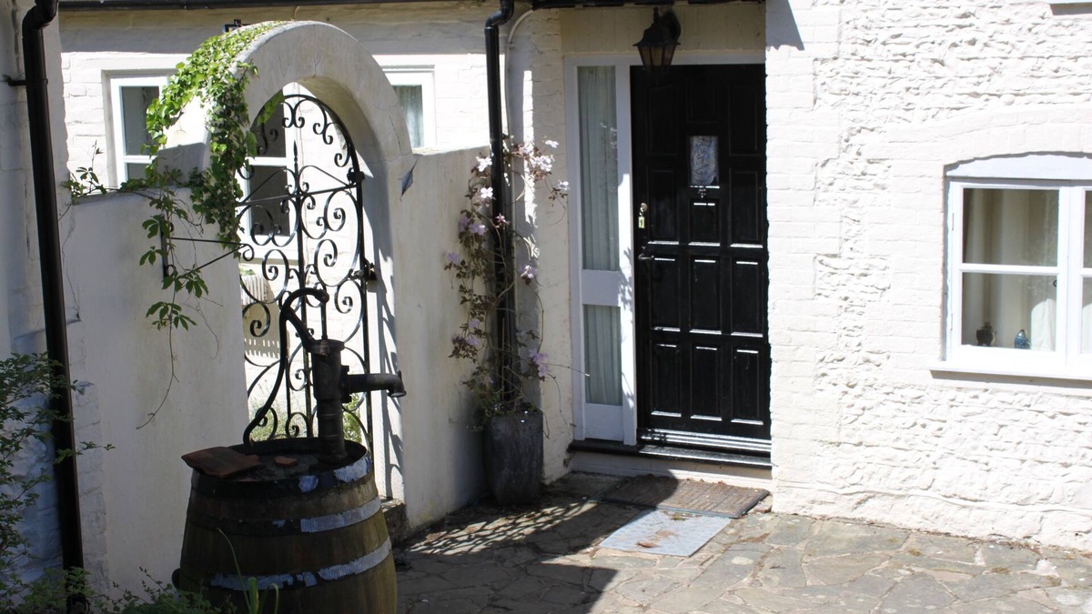 Midhurst Apartment | Annex in Heyshott, near Midhurst, in heart of the South Downs National Park