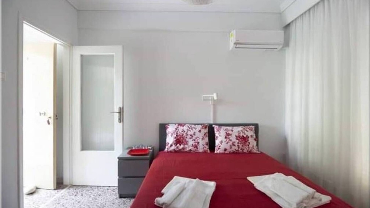 Agia Triada Apartment | Anni's cozy apartment 50m from the beach!