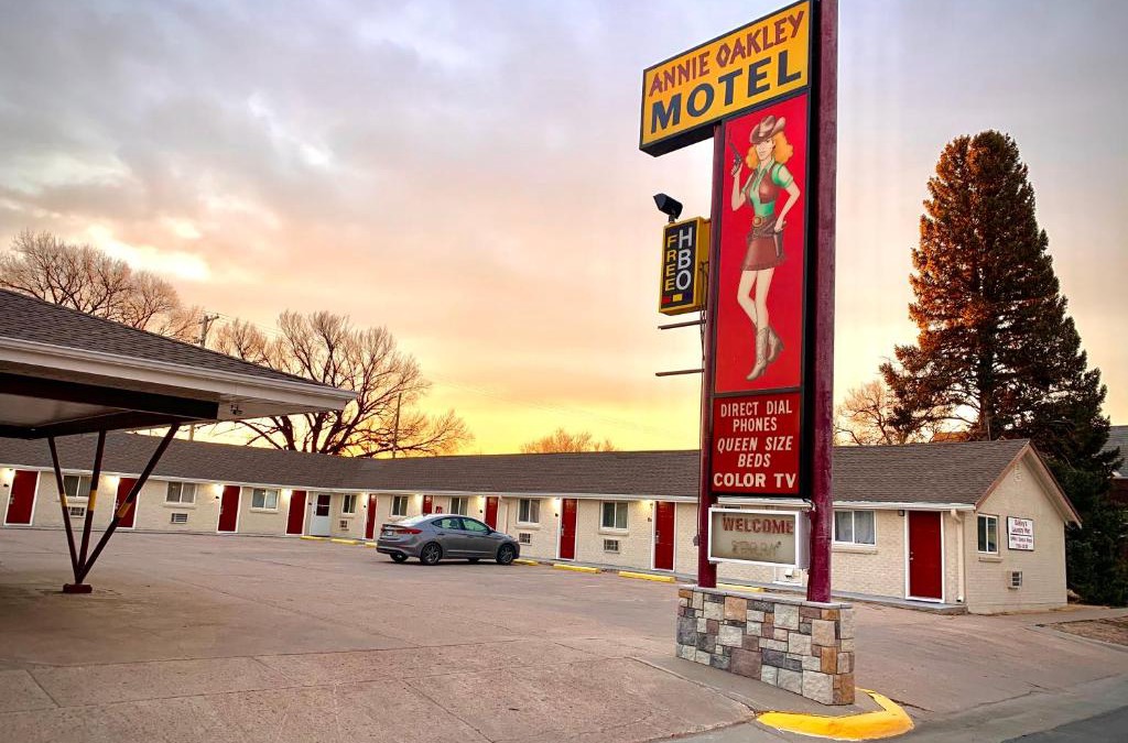 Oakley Hotel | Annie Oakley Motel Oakley