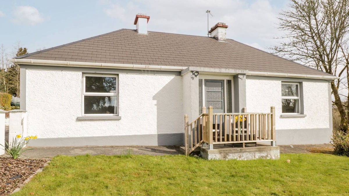 Jamestown Cottage | ANNIE'S COTTAGE, pet friendly in Ballinamore, County Leitrim