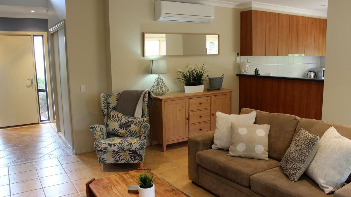 Cowes Villa | Annie's Place - Two Bedroom Villa, Sleeps 4