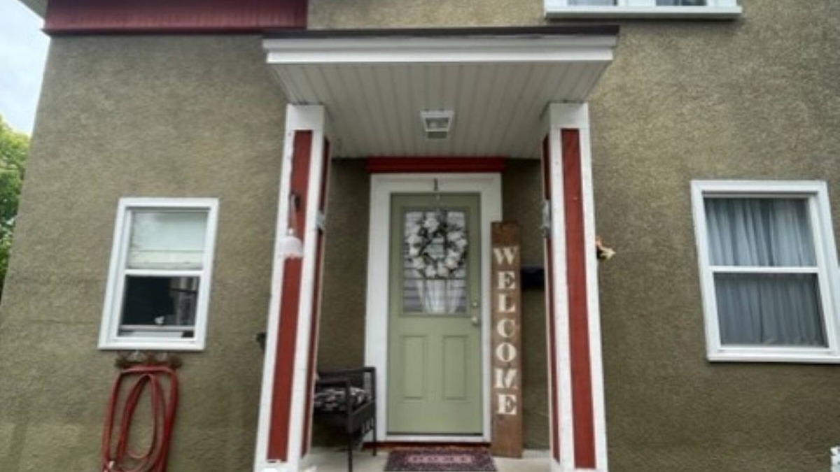 Anoka Apartment | Anoka 1 bedroom Apartment in Old Victorian House