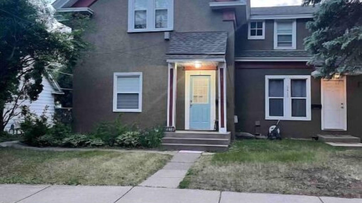 Anoka Apartment | Anoka 2 bedroom apt. in Historical Victorian House