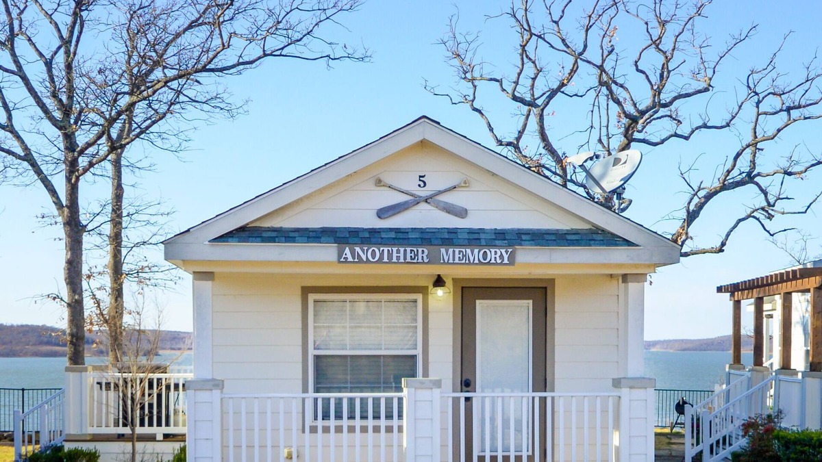 Sperry Cottage | Another Memory at CrossTimbers Marina